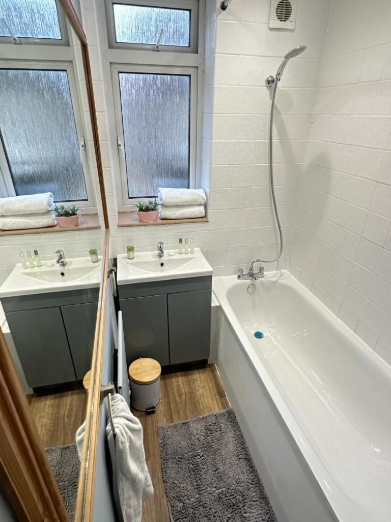 Beautiful Family Apartment Londres Extérieur photo