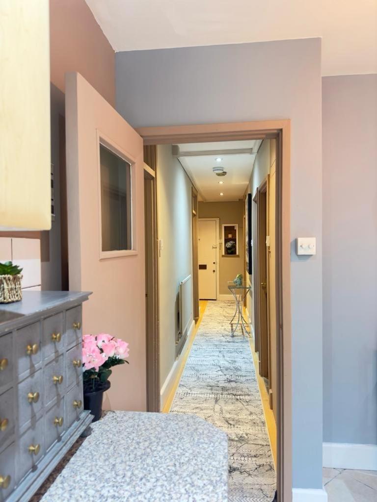 Beautiful Family Apartment Londres Extérieur photo
