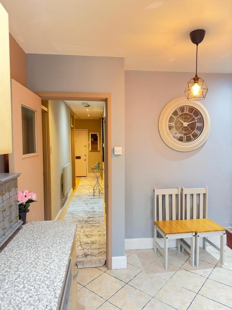 Beautiful Family Apartment Londres Extérieur photo